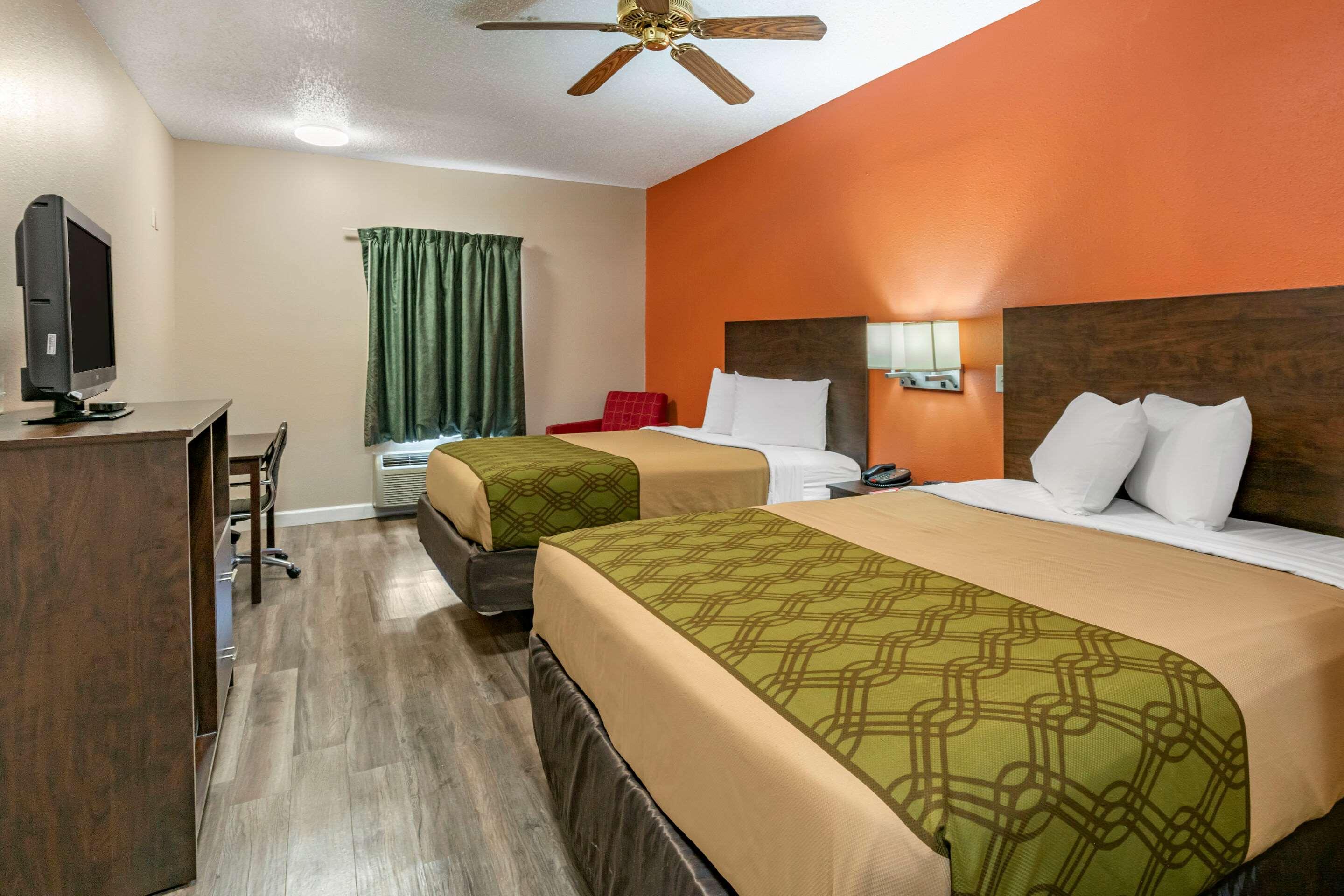 Econo Lodge Inn & Suites Granite City Экстерьер фото