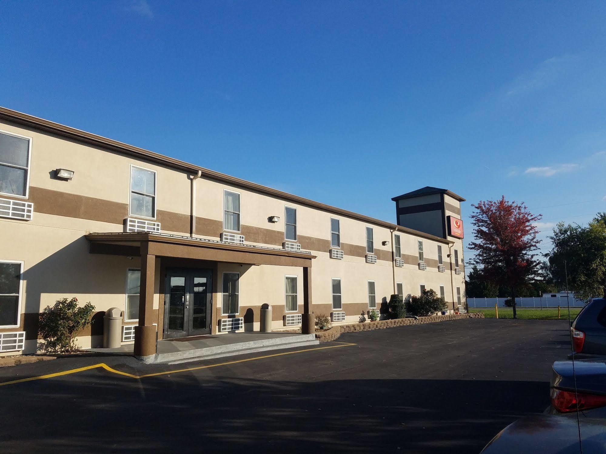 Econo Lodge Inn & Suites Granite City Экстерьер фото